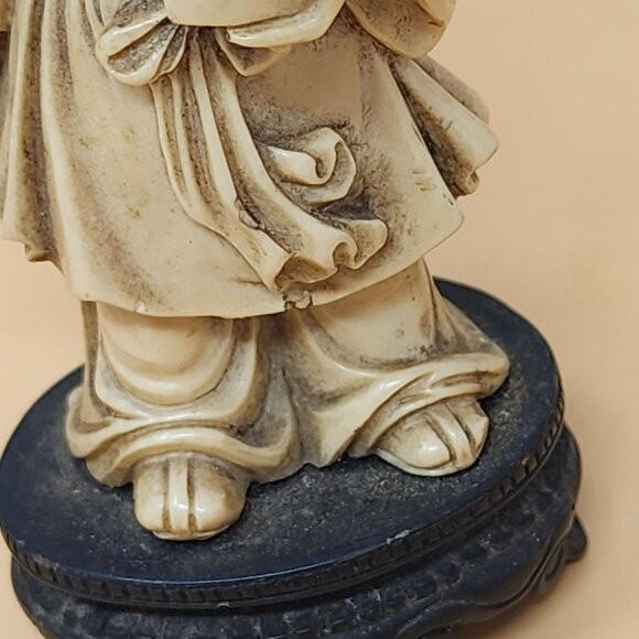 Vintage Asian Girl Figurines Pair On Black Bases Handcrafted Resin - Picture 10 of 13